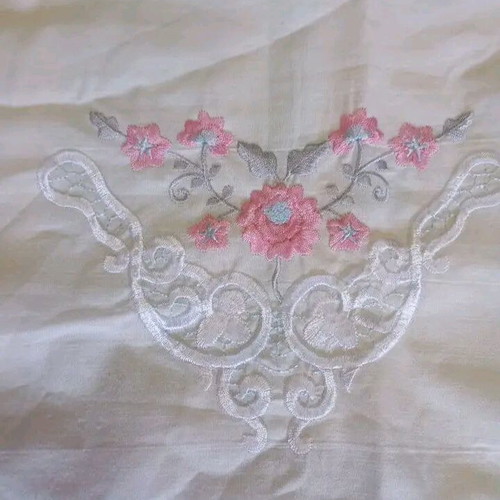 Bed sheet like new with beautiful embroidery