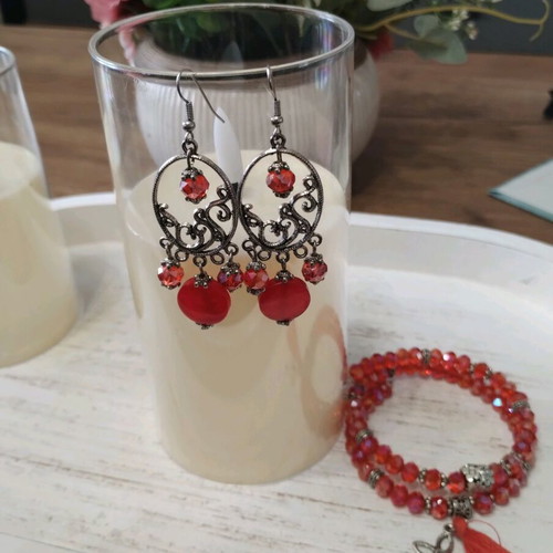 Bracelet set with matching earrings new, coral color