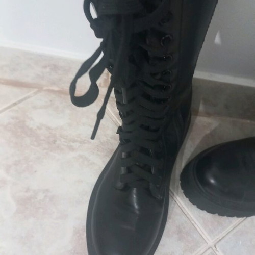 Women's black boots size 36 like new