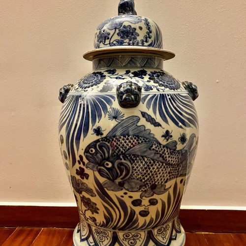 Chinese vase like new, height 55-58 cm