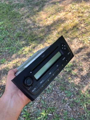 Fiat factory radio CD player used