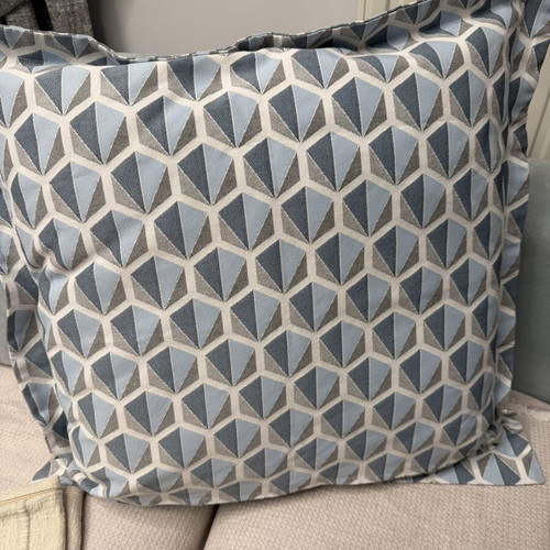 Decorative pillowcase 60x60 like new with zipper