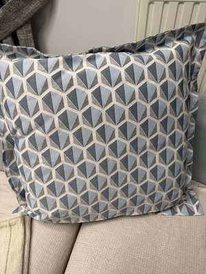 Decorative pillowcase 60x60 like new with zipper