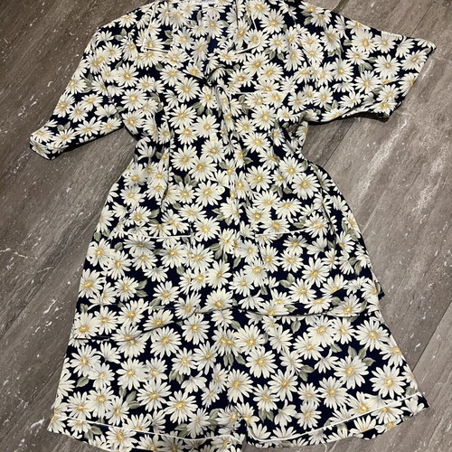 Princess pajama shorts and shirt with daisies like new, blue multicolor