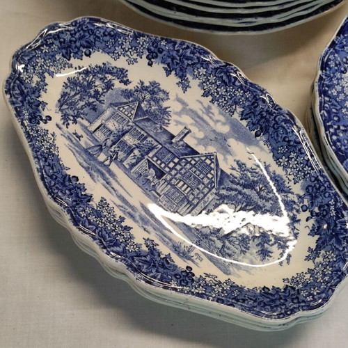 Romantic England 38-Piece Dinnerware Set used, J. & G. Meakin