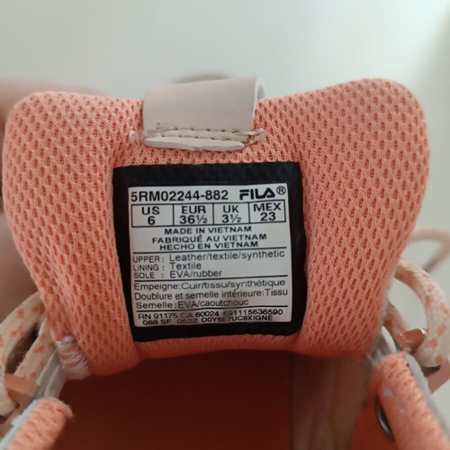 Fila women's chunky fashion sneakers size 36.5 like new, white and salmon