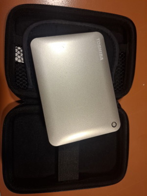 Σκληρός δίσκος Toshiba 3TB σαν καινούργιο με θήκη