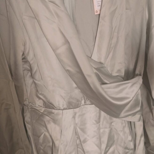 Satin dress short gray-green medium new with open neckline