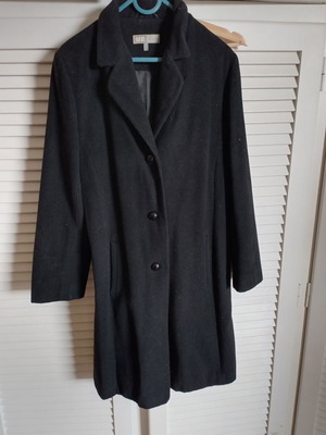 Черно палто употребявано, размер XL