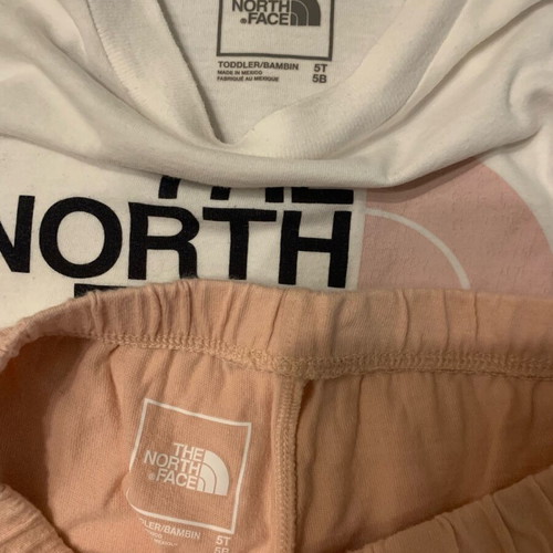 The North Face sports set like new, size 5T, 3 pieces, multicolor
