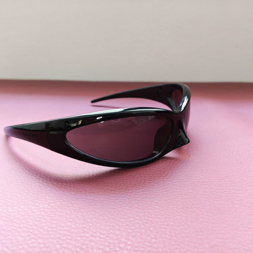 Balenciaga Skin Cat-Eye Sunglasses shiny black, like new
