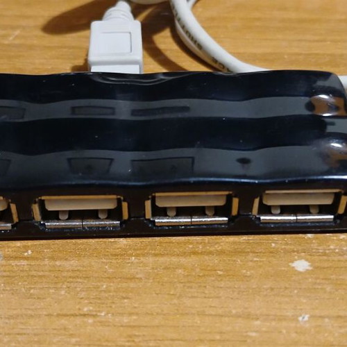 USB 2 Hub 4-Port Like New