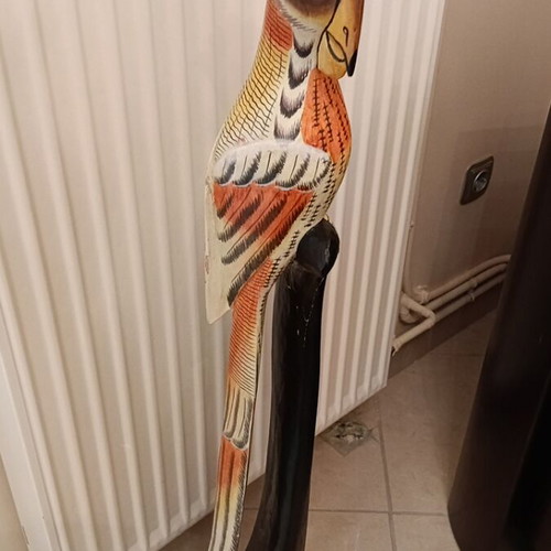 Wooden parrot like new