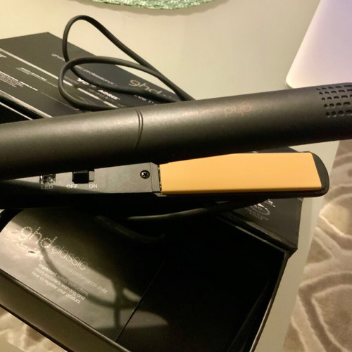 GHD Classic Professional Styler hair straightener like new