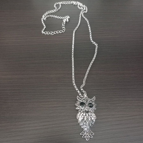 Owl pendant like new with rhinestones silver