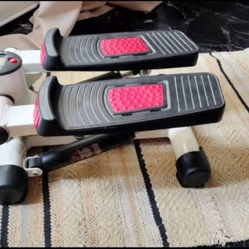 Step exercise machine used with step counter display