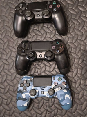 PlayStation 4 controllers used, 3 pieces for repair or spare parts