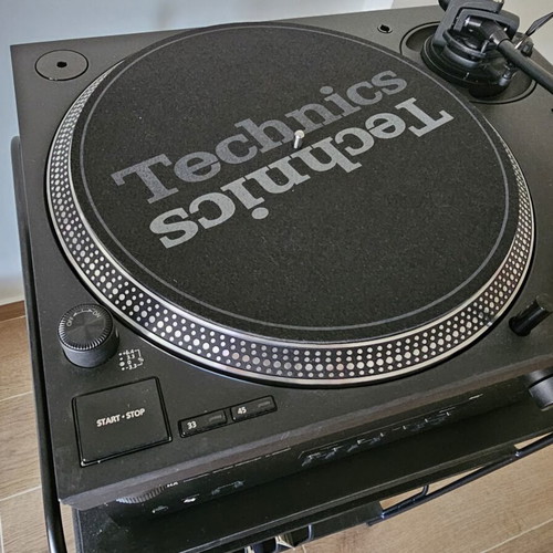 Technics SL 1210-MK7 turntable new