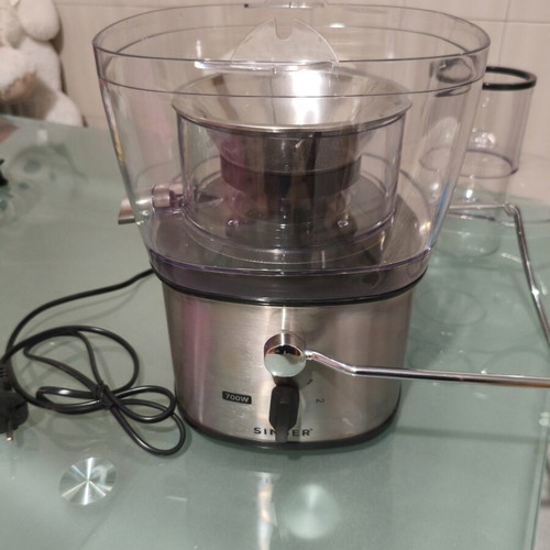Singer 700W juicer, stainless steel