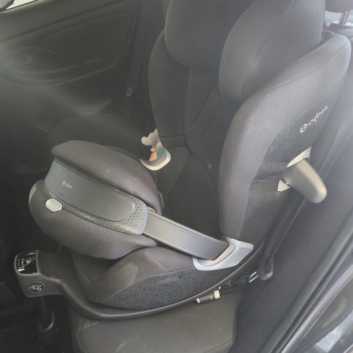 Cybex Anoris T2 i-Size car seat with airbag and ISOFIX