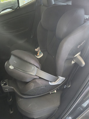 Cybex Anoris T2 i-Size car seat with airbag and ISOFIX