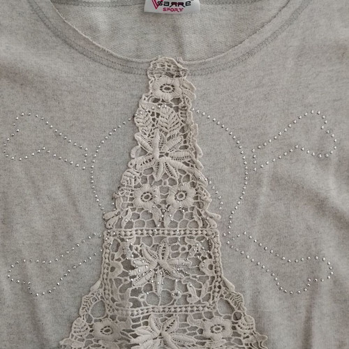 Crop top shirt like new, grey with perforated Eiffel Tower design