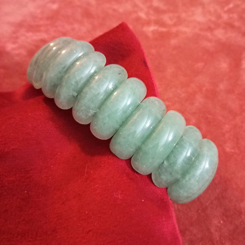 Bracelet with green aventurine semi-precious stone like new, diameter 6.4cm