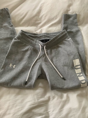 Under Armour γυναικεία φόρμα