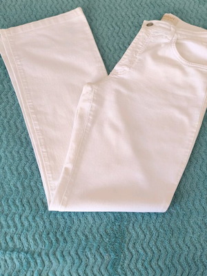 Sarah Lawrence white denim pants women like new
