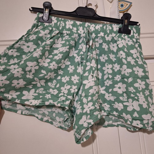 Celestino floral shorts like new, size S-M, viscose fabric