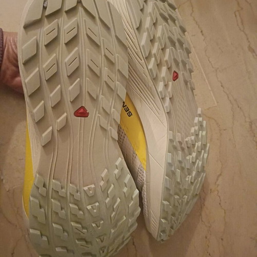 Salomon trail running shoes like new, white and yellow