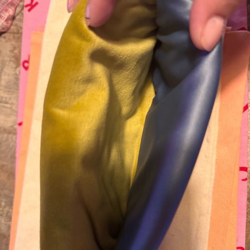 Gucci velvet glasses case like new, blue with gold logo