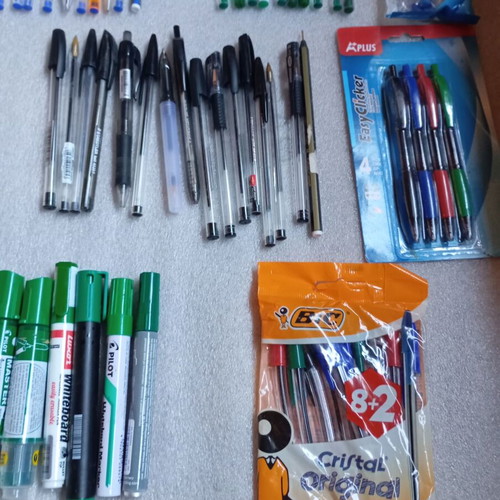 Stationery pack used with 159 pens and markers Bic, Pilot