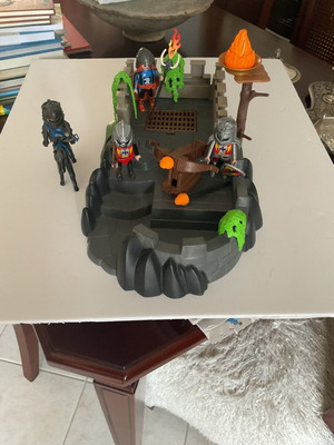 Playmobil Κρησφύγετο Ιπποτών σαν καινούργιο