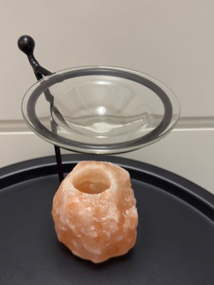 Natural wax melts aromatizer used with Himalayan stone, metal base and glass plate