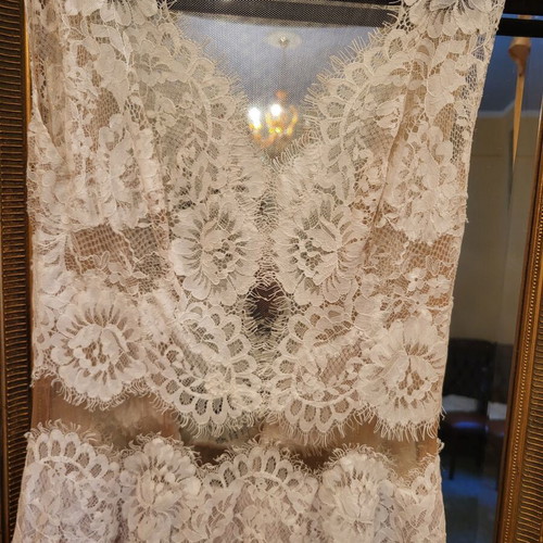 Mermaid wedding dress new with handmade lace white and beige