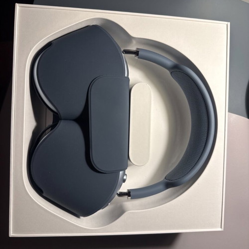 AirPods Max like new with box and accessories