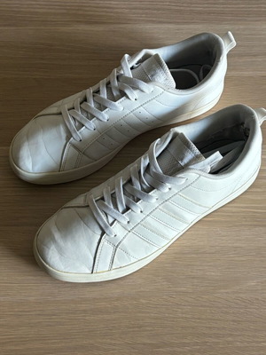 Adidas white sneakers used, size 44