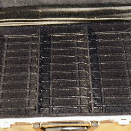 Savoy Vintage Cassette Case Made in USA, like new, 30 slots