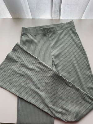 H&M Bell Bottom Sweatpants like new, mint green, size S