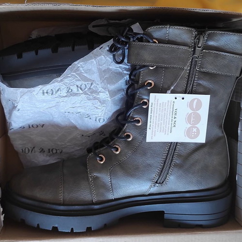 Voi & Noi No41 Khaki Boots new women's with zipper and laces