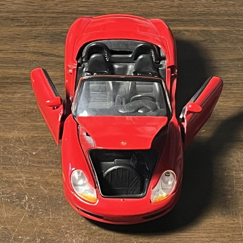 Porsche Boxster 1:24 collectible metal model like new, red