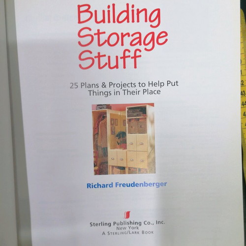 Building Storage Stuff book like new, English