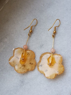 Flower earrings, yellow