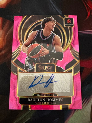 2025-26 Panini Select Euroleague Signature Selections Daulton Hommes Pink Cracked Ice Auto /25