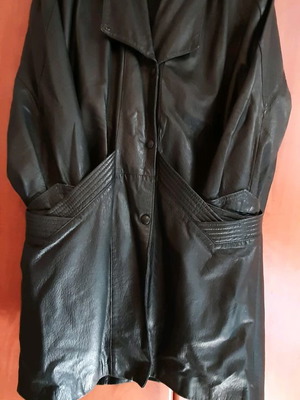 Leather black women's coat used, very large size