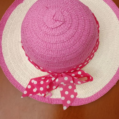 Children's summer straw hat with polka dot bow size 54 like new