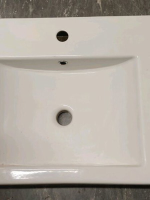 Porcelain bathroom sink like new 60x40x15