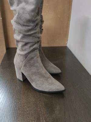Suede boots brown size 38 like new