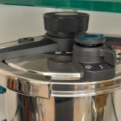 Stainless Steel Pressure Cooker 8 Liters New